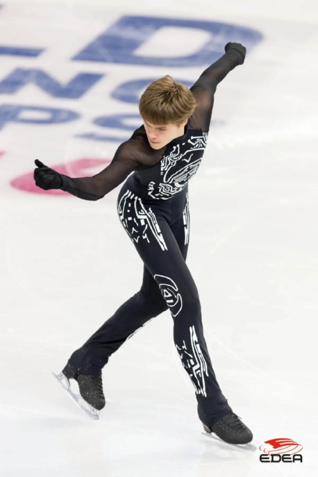 Ice Gallery Skates U.S.